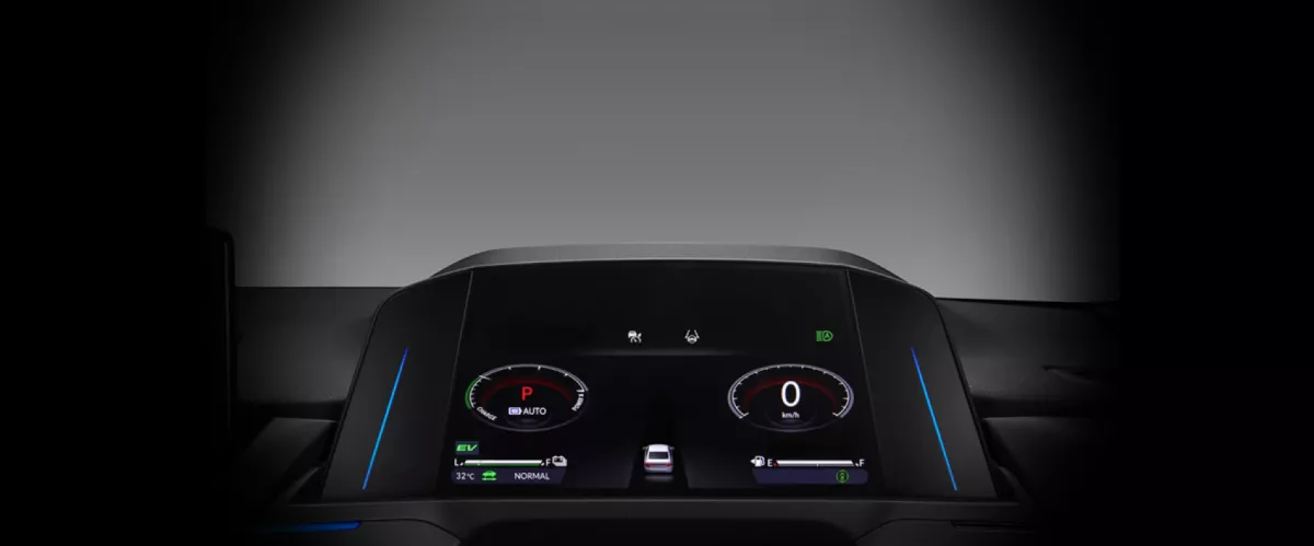 10.2” Interactive TFT Meter Cluster
Melalui layar selebar 10.2” yang futuristik, Anda dapat mengakses berbagai informasi seperti kecepatan kendaraan, jarak tempuh, indikator mesin, sisa daya baterai atau bensin, Honda SENSING dan lainnya.