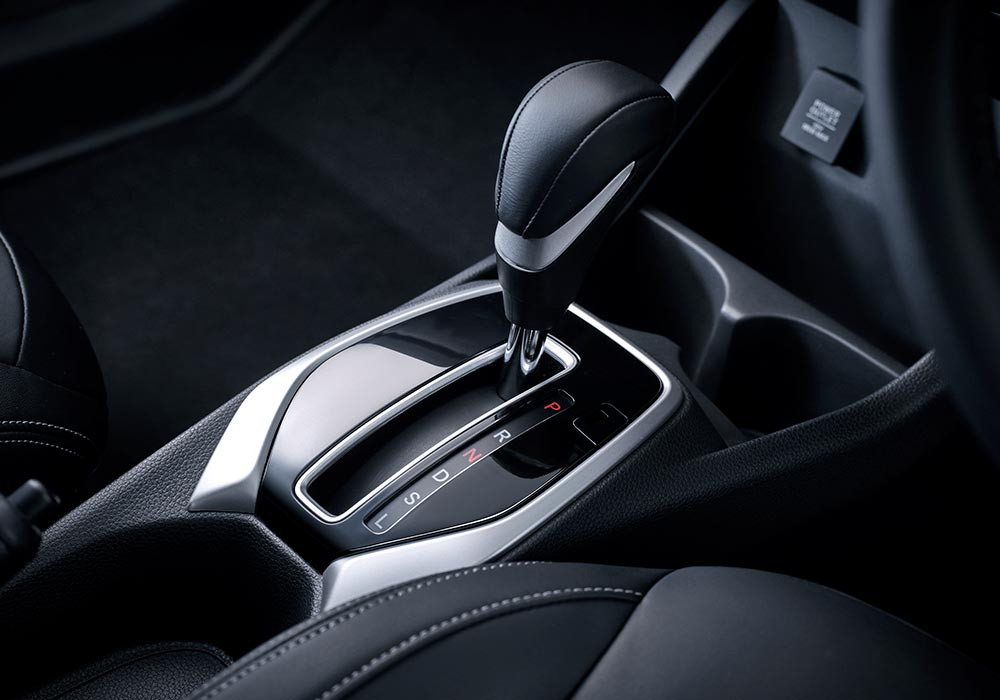 CVT (Continuously Variable Transmission)Sistem transmisi dengan perpindahan gigi halus yang juga mengoptimalkan efisiensi bahan bakar. Tersedia pada New Honda BR-V N7X tipe E, tipe Prestige dan tipe Prestige with Honda SENSING.