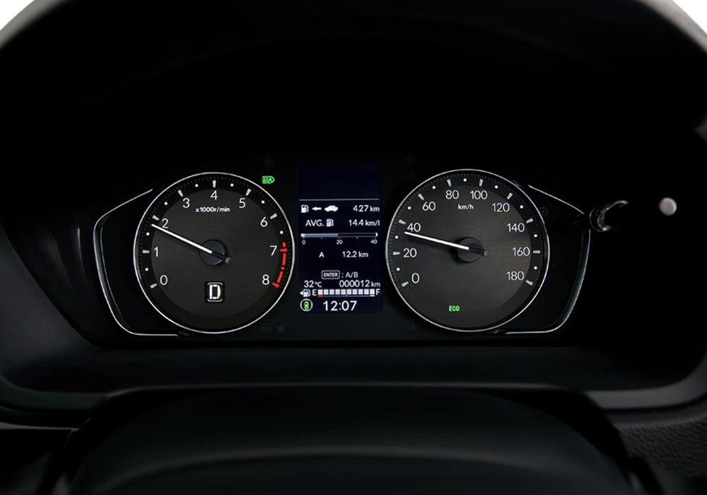 4.2" TFT Meter Display
Standar sistem informasi terkini dengan ukuran display besar 4.2" untuk kejelasan tampilan data.