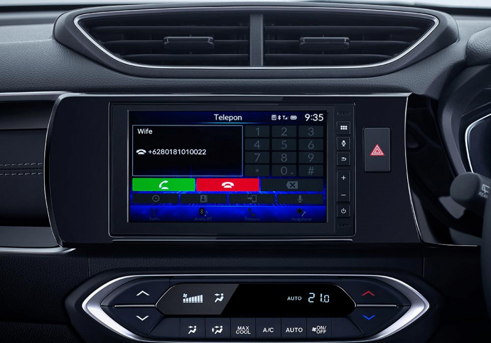 Hands Free TelephoneHubungkan perangkat dan terima panggilan telepon dengan bantuan layar sentuh dan speaker. Sentuh tombol kembali ke perangkat bila ingin menerima panggilan secara personal.