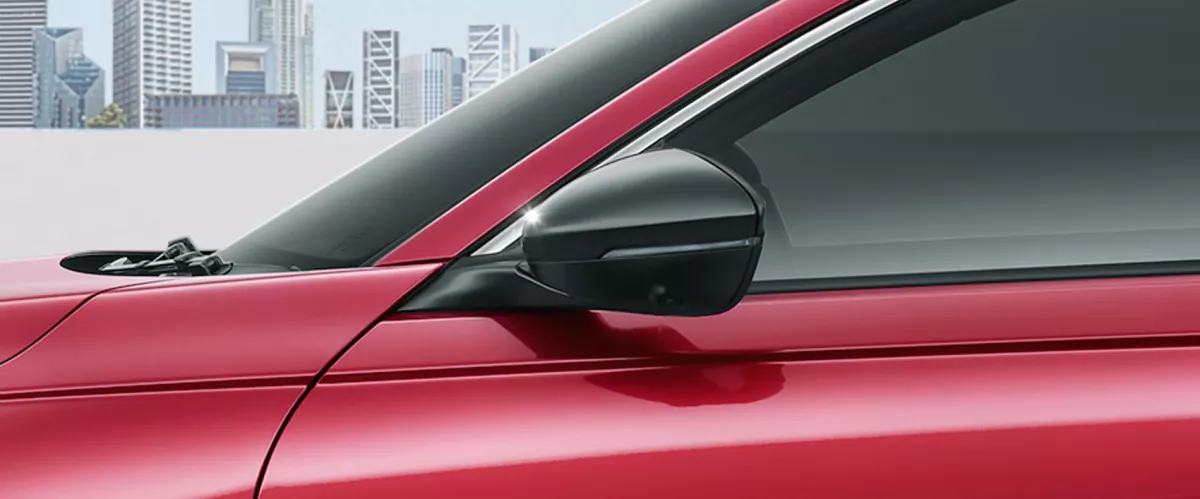 Power Retractable Door Mirror with LED Turning Signal
Sisi samping All New Honda Accord telah dilengkapi fitur Power Retractable Door Mirror, sehingga Anda dapat melipat kaca spion secara otomatis dalam satu sentuhan. LED Turning Signal juga dapat memberitahu pengendara lain saat Anda akan berbelok.