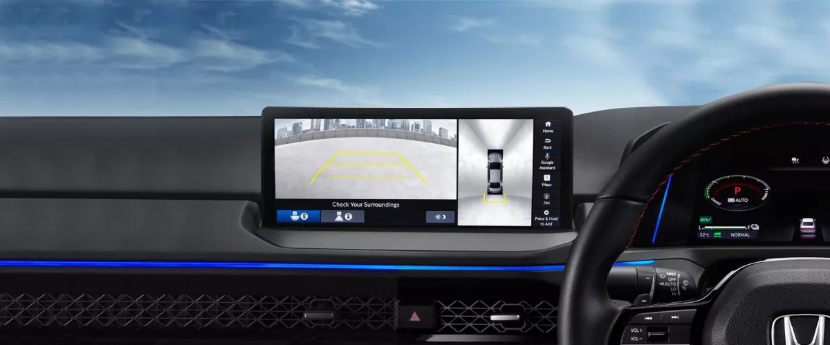 Multi View Camera Assist
Memarkirkan All New Honda Accord menjadi semakin mudah dengan Multi Rear View Angle Camera Assist yang akan memberikan tampilan 360 derajat dari segala sisi.