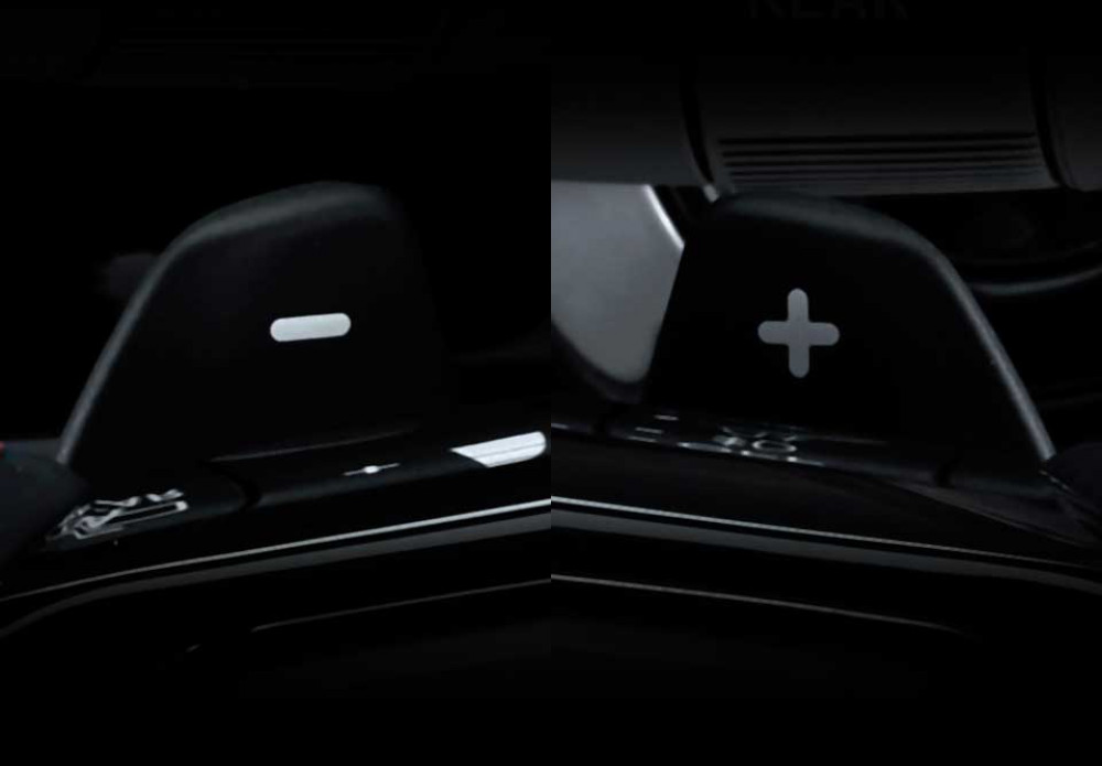 Deceleration Paddle Selectors (RS type only)
Melalui fitur ini, Anda dapat mengurangi kecepatan mobil secara perlahan dengan mengatur intensitas deselerasi.