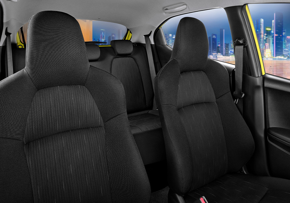 New Grey Interior Color (for Brio Satya type)
Nuansa kabin New Honda Brio Satya semakin lapang dengan nuansa abu-abu dipadukan jok berwarna hitam.