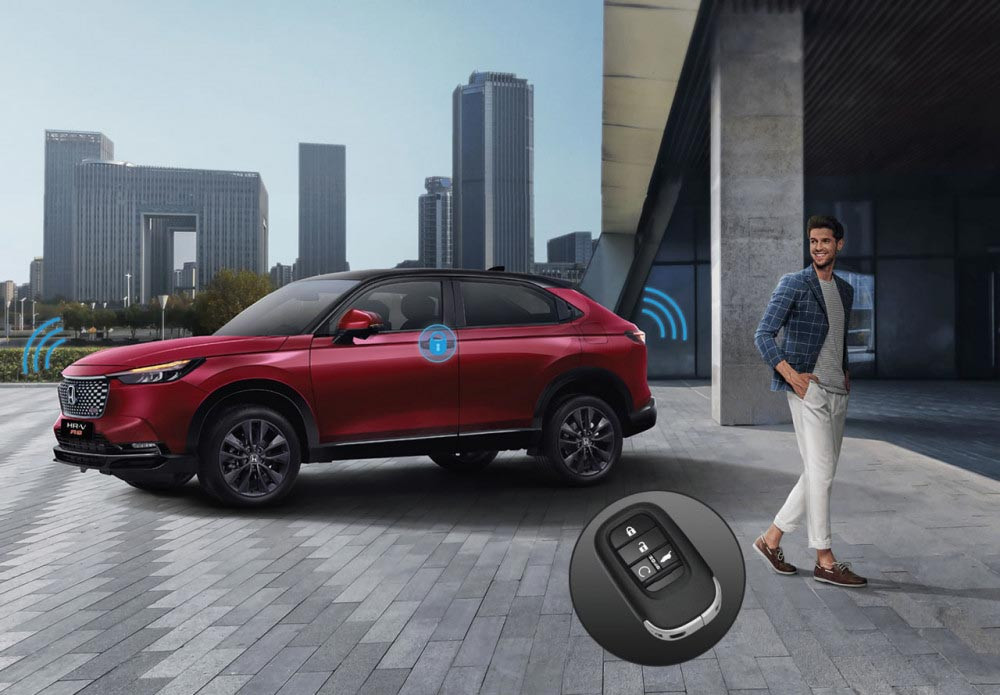 Walk-Away Auto Lock
Ketika mesin mati dan kunci mobil tidak terdeteksi, sensor akan segera mengunci pintu secara otomatis saat pengemudi berjalan sejauh 2 meter meninggalkan mobil.