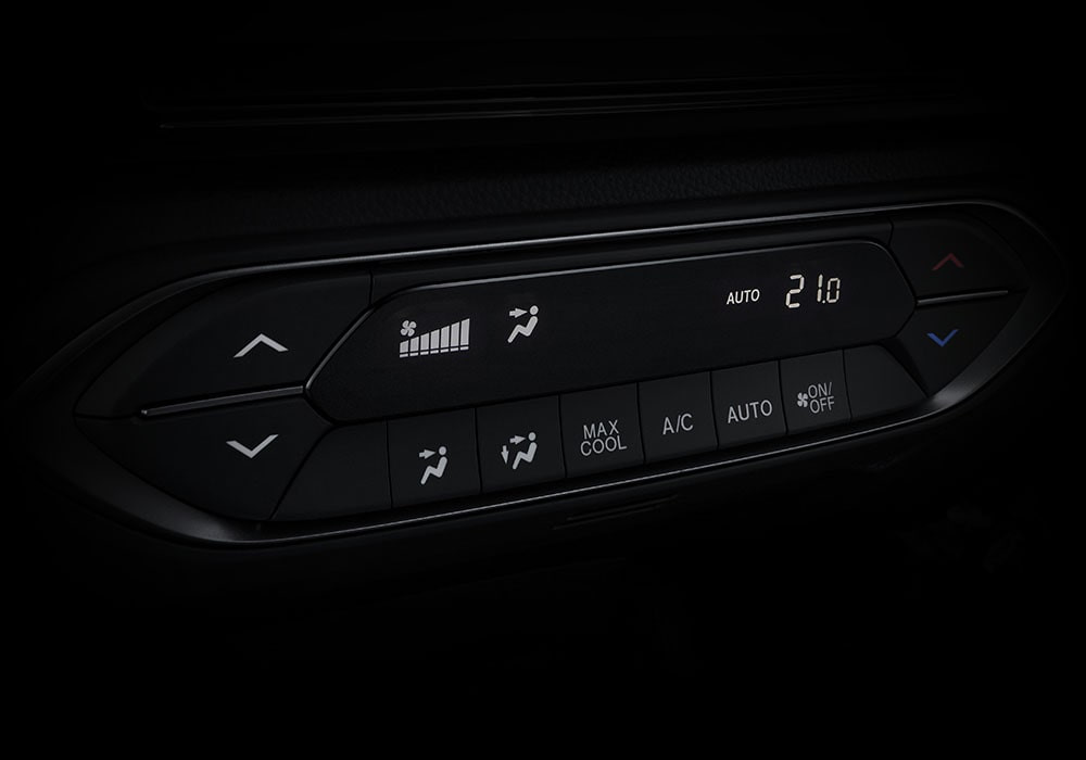 Auto A/C
Memberikan kesejukan sepanjang perjalanan, Auto A/C mampu mengatur suhu kendaraan secara otomatis menyesuaikan dengan suhu yang dibutuhkan.