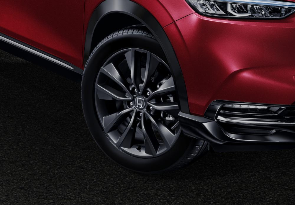 18" Sporty Alloy Wheel
All New Honda HR-V semakin mengagumkan berkat 18" Sporty Alloy Wheels yang memberikan kesan sporty dan premium.