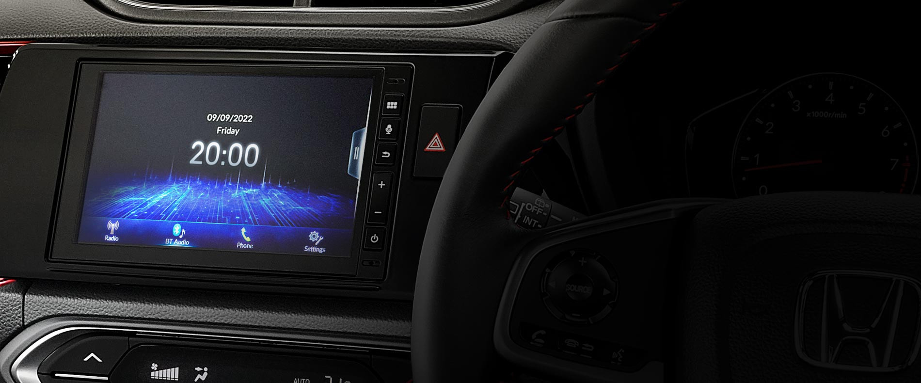 7” Advanced Capacitive Touchscreen Display Audio
Teknologi pada head unit berfungsi mengatur settingan suara ke tujuh buah speaker yang terintegrasi ke sejumlah sistem kendaraan dari audio steering switch di setir.